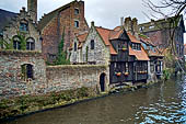 Brugge - Vista sul canale dal Bonifacious Bridge, il caratteristico ponte pedonale dei primi del '900. 